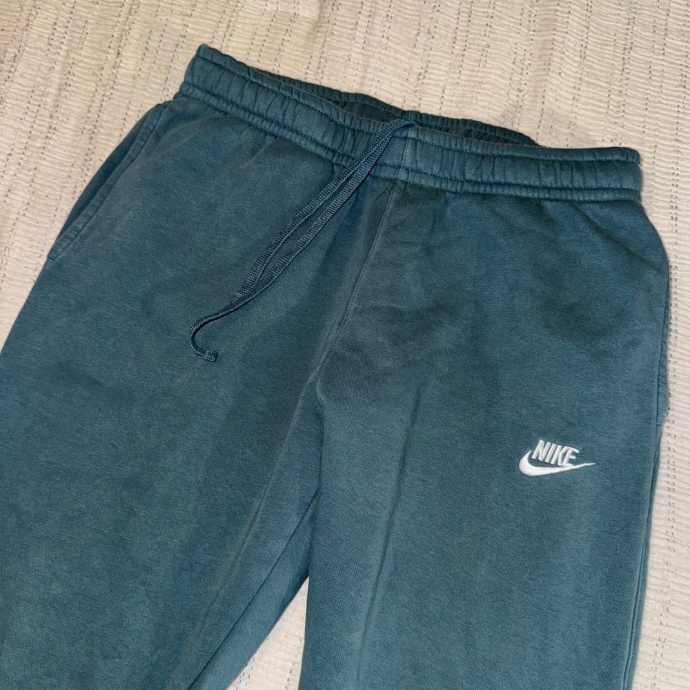 Nike Sportswear Club Fleece Joggers Teal Green BV2671-058 Mens Medium